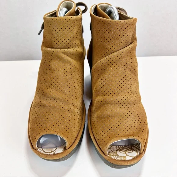 FLY London Yema Taupe Peep Toe Wedge Sandals Size 39/8-8.5 Chunky Cleat Boho - Picture 3 of 12